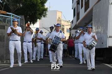 Lomo Magullo abraza la vida con la escultura homenaje a la Traída del Agua/Francisco Javier Santana y TA.